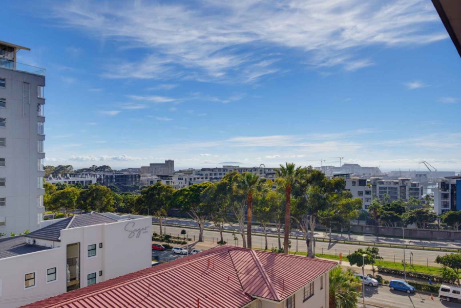 2 Bedroom Property for Sale in Green Point Western Cape
